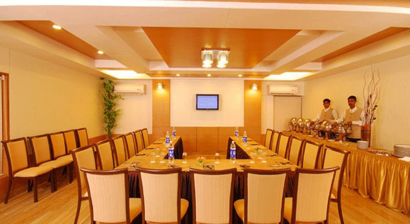 Hotel Sadanand Regency Pimpri-Chinchwad Buitenkant foto