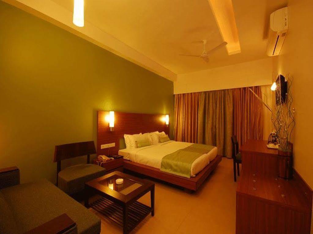 Hotel Sadanand Regency Pimpri-Chinchwad Buitenkant foto