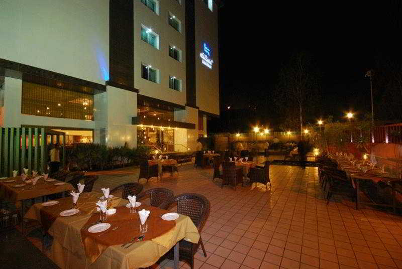 Hotel Sadanand Regency Pimpri-Chinchwad Buitenkant foto